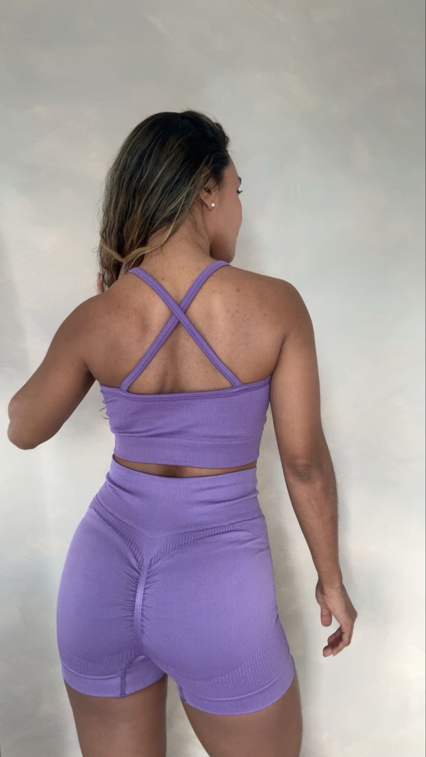 CONJUNTO SHORT PUSH UP + TOP SEAMLESS VIOLETA